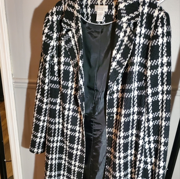 Coat - Picture 4 of 4
